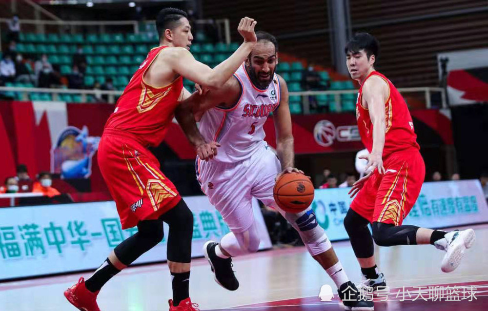 星空体育官方网站 UFC季后赛焦点战:燕山麒麟队鏖战塞外旋风队,新星闪耀。外援联手发威 星空体育官方网站 UFC季后赛焦点战:燕山麒麟队鏖战塞外旋风队,新星闪耀。外援联手发威