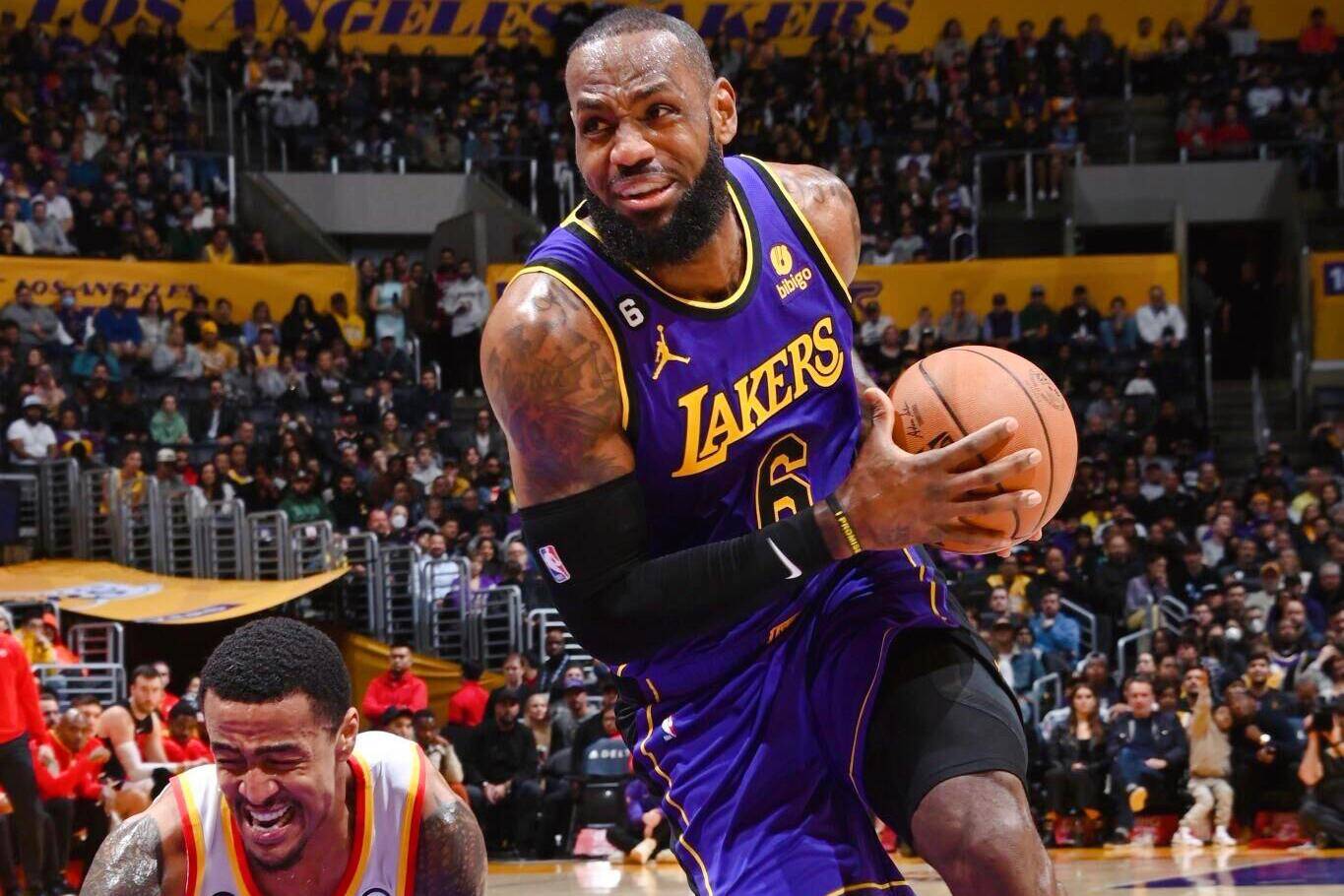 星空体育app下载詹姆斯与60激战老鹰分钟，爆冷胜负难料！，Scout焦点对战赛场气氛高涨的简单介绍