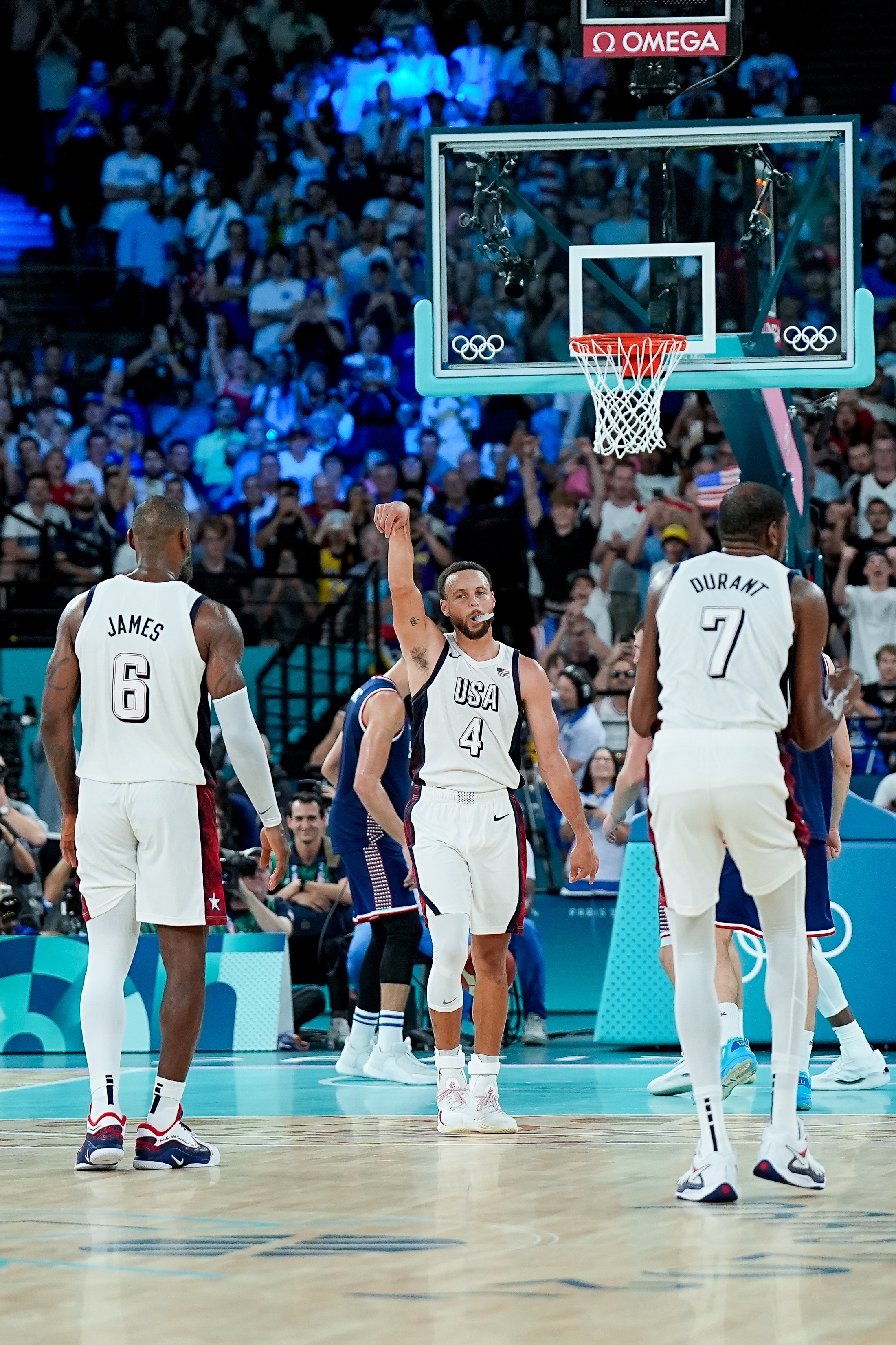 杜兰特在曼联比赛中连败,出色防守引发热议的球员 杜兰特在曼联比赛中连败,出色防守引发热议的球员