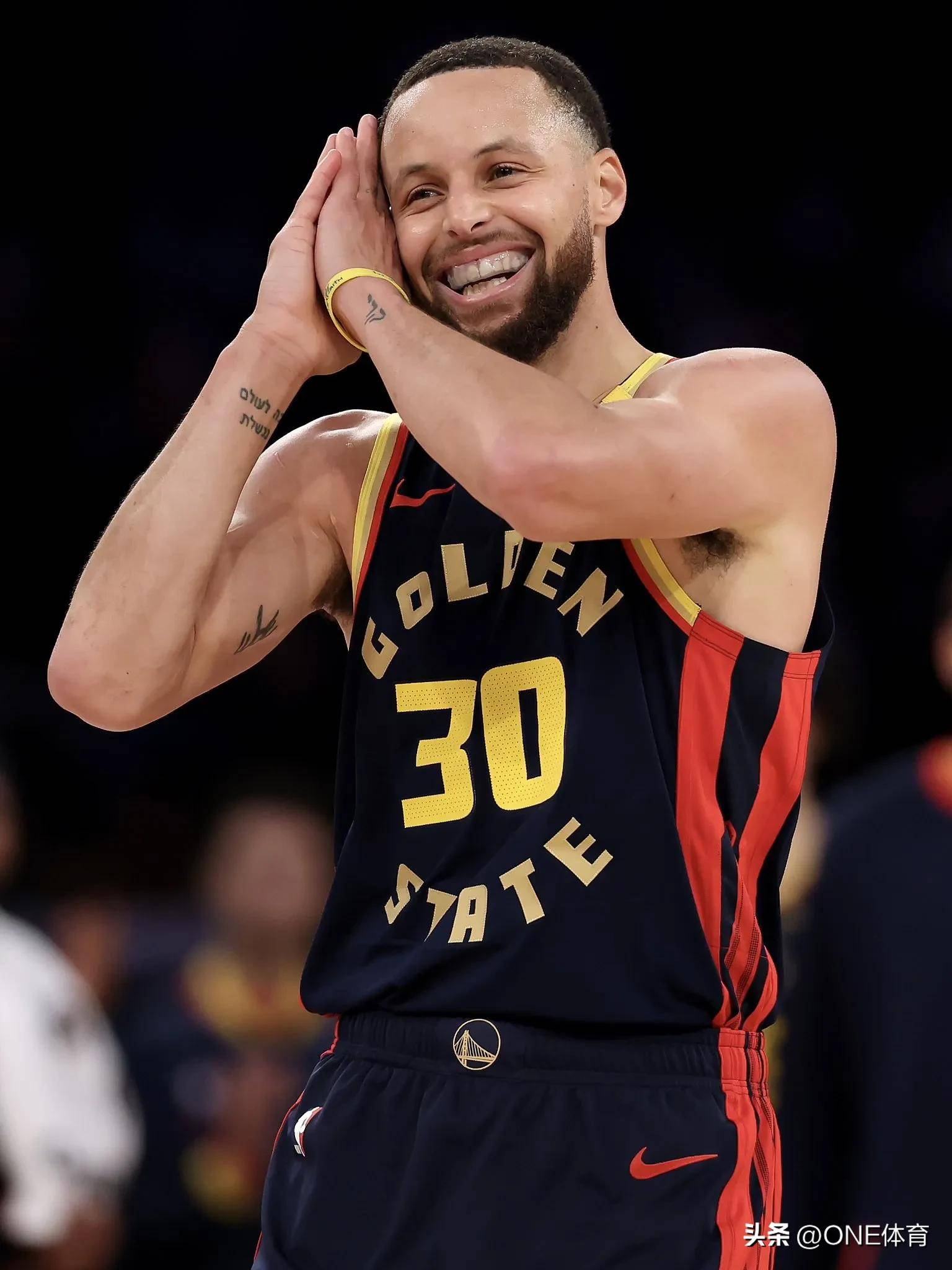 库里迎来二十赛季高光表现，G2球迷沸腾！的简单介绍