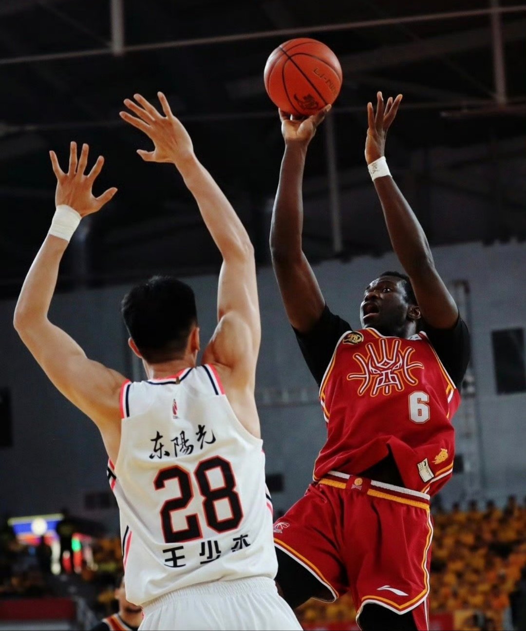 关于赛地聚焦——CBA季后赛赛后热度飙升；摩纳哥造点机会；压力陡增；高层口径保持一致的信息